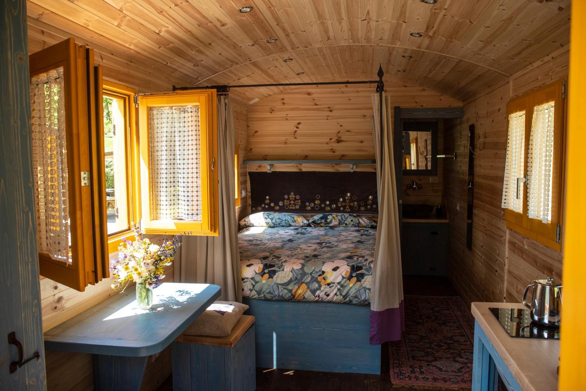 Agriturismo La Rovere - I Carrozzoni Gitani Cossano Belbo Εξωτερικό φωτογραφία