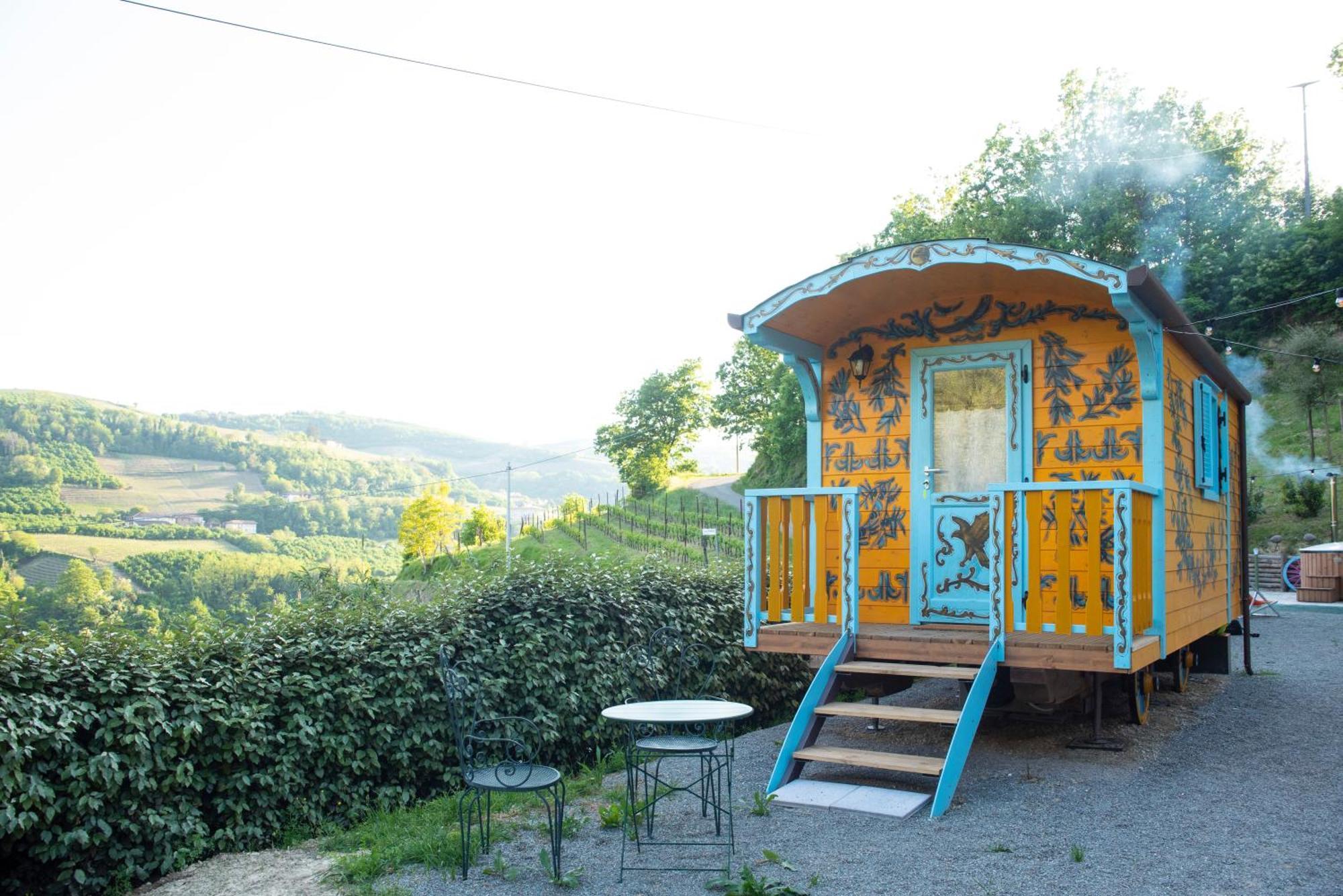 Agriturismo La Rovere - I Carrozzoni Gitani Cossano Belbo Εξωτερικό φωτογραφία