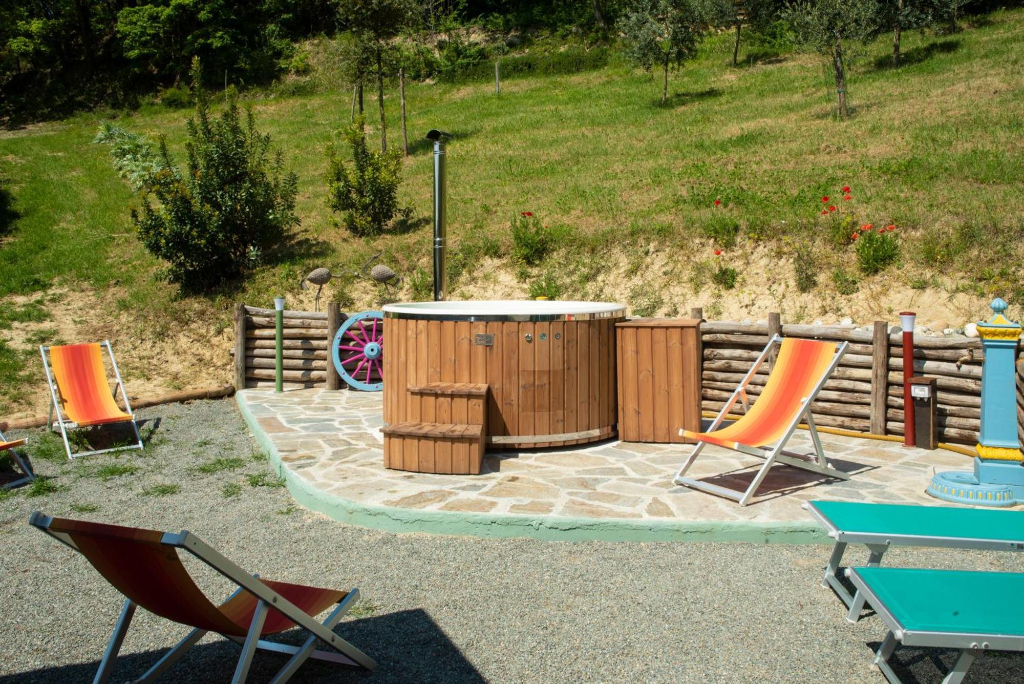 Agriturismo La Rovere - I Carrozzoni Gitani Cossano Belbo Εξωτερικό φωτογραφία