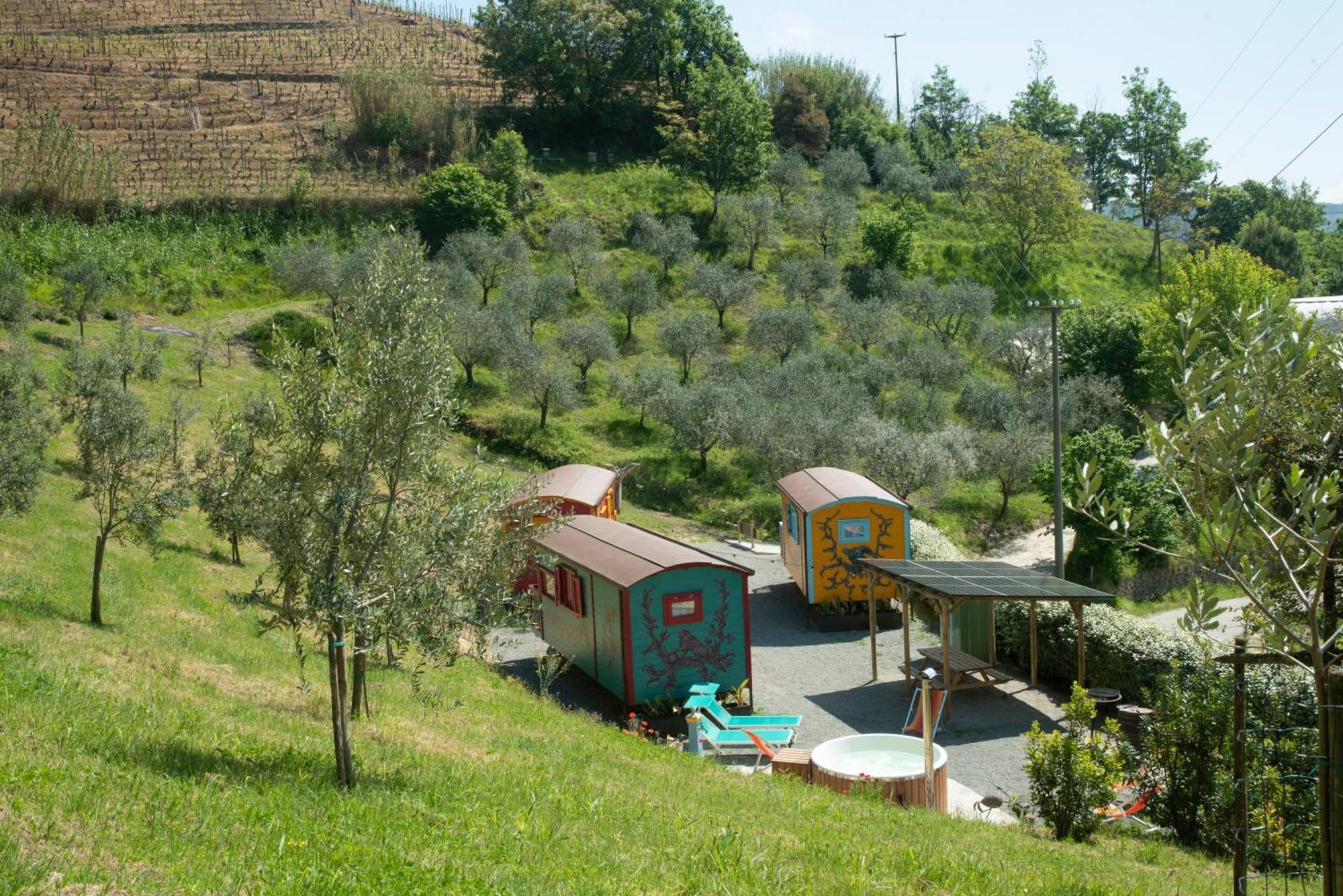 Agriturismo La Rovere - I Carrozzoni Gitani Cossano Belbo Εξωτερικό φωτογραφία