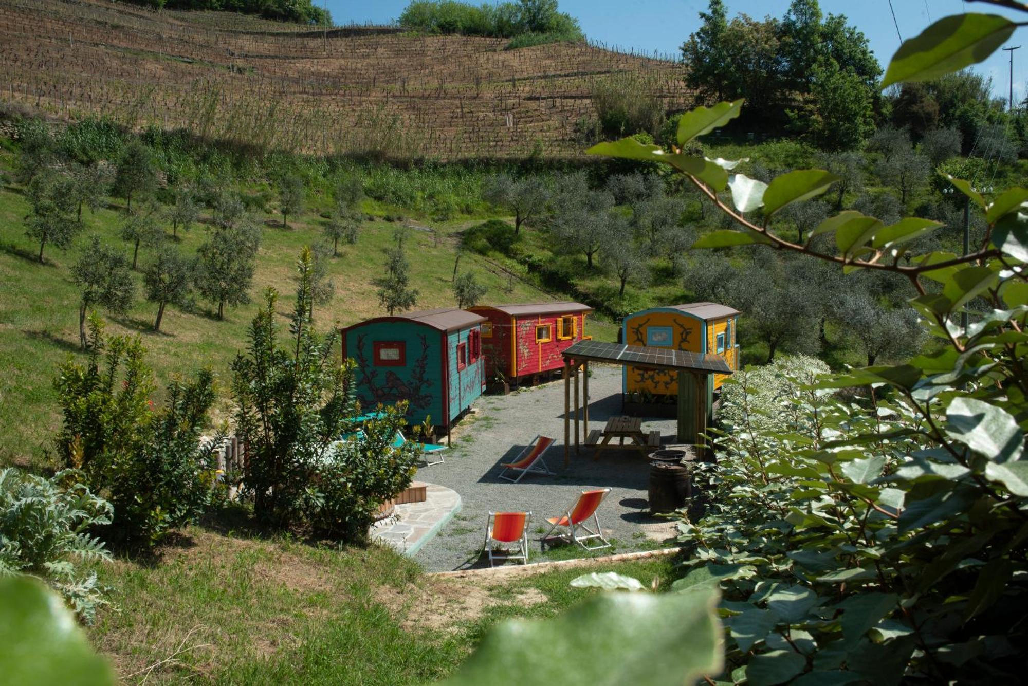 Agriturismo La Rovere - I Carrozzoni Gitani Cossano Belbo Εξωτερικό φωτογραφία