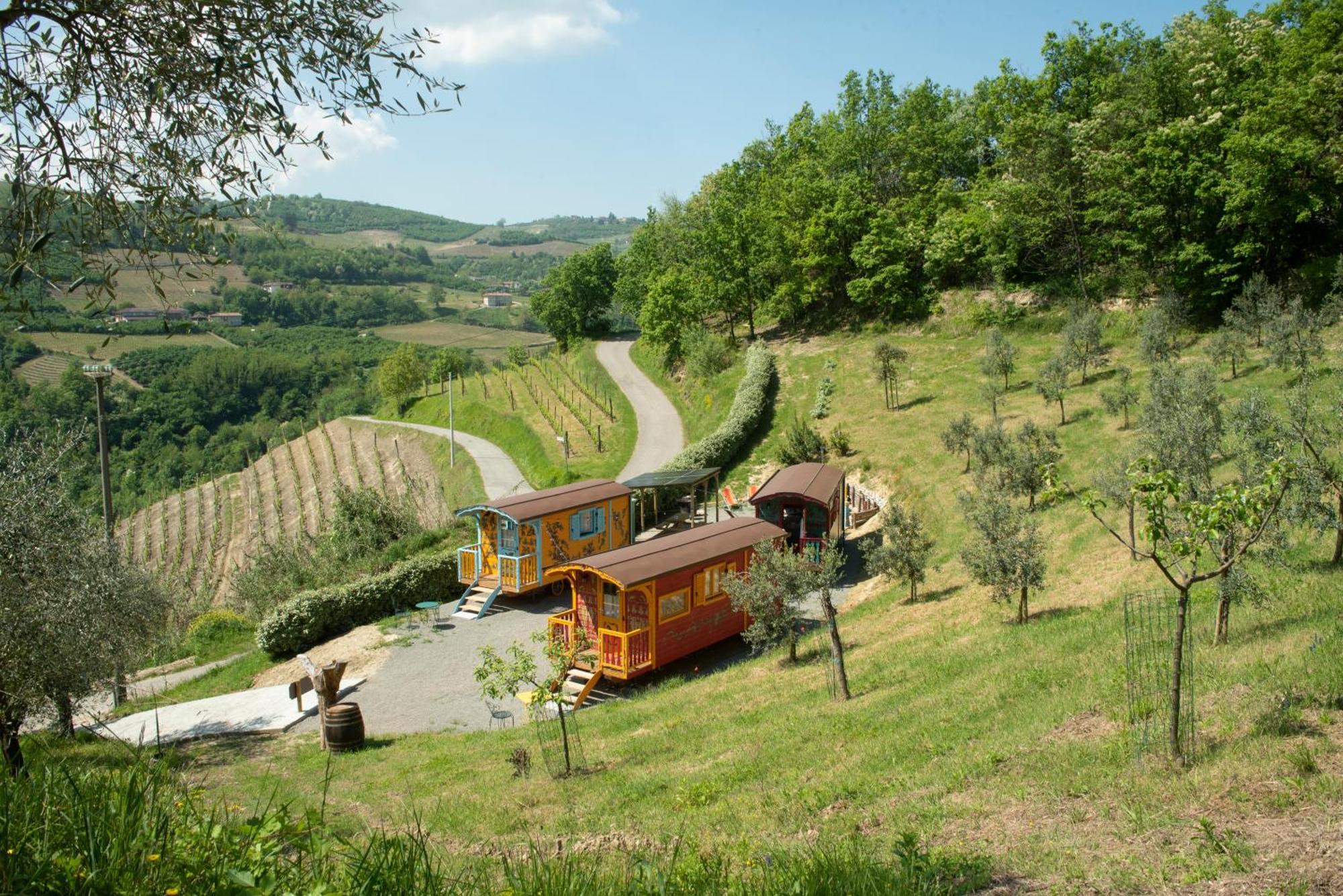 Agriturismo La Rovere - I Carrozzoni Gitani Cossano Belbo Εξωτερικό φωτογραφία