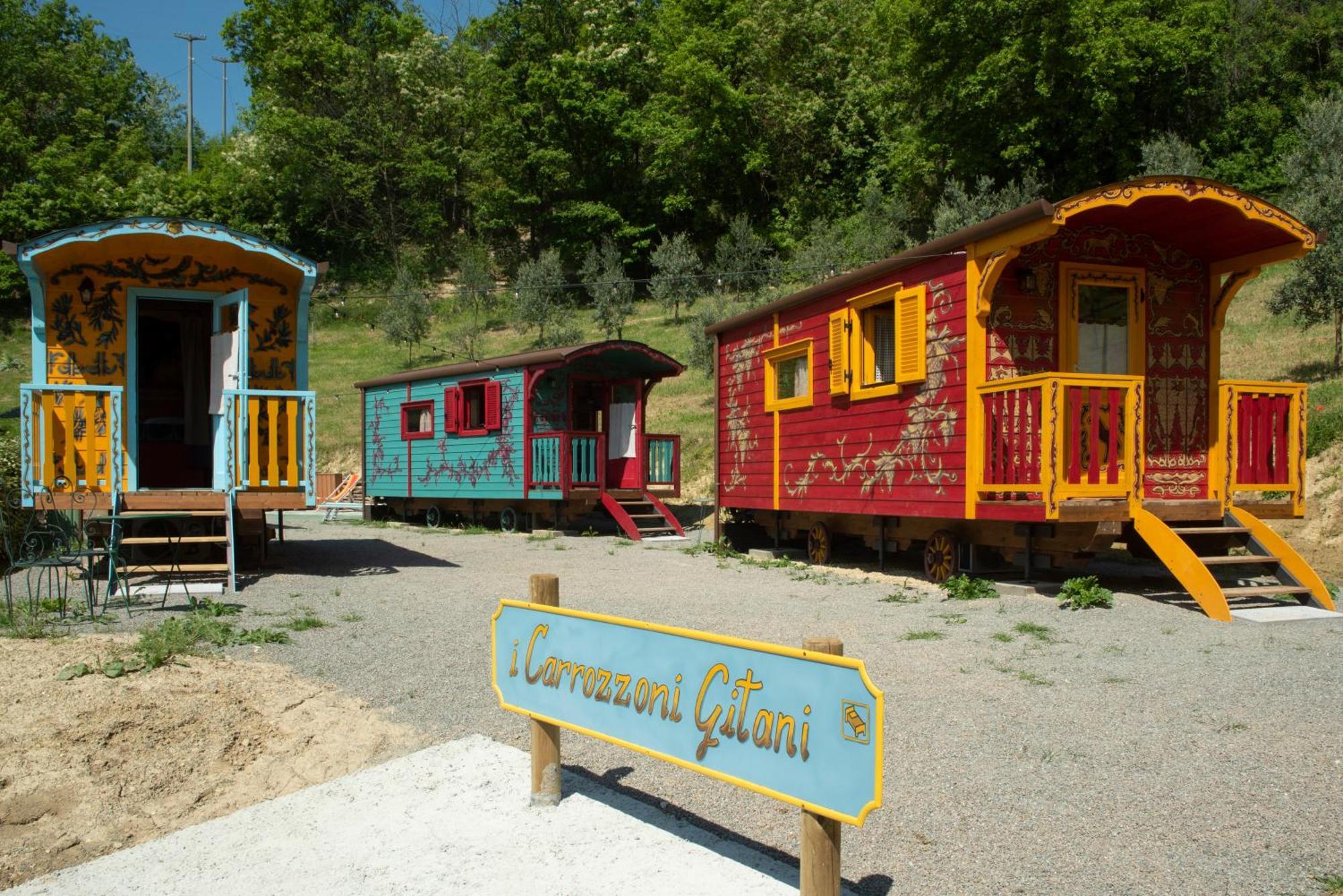 Agriturismo La Rovere - I Carrozzoni Gitani Cossano Belbo Εξωτερικό φωτογραφία